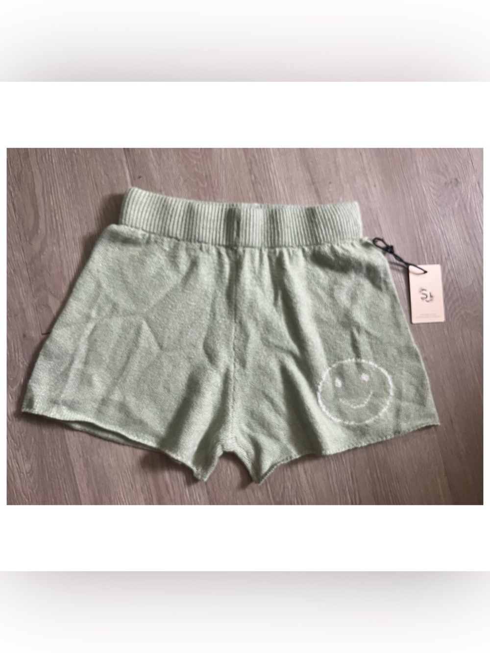 Sincerely Jules green shorts with smiley face size S